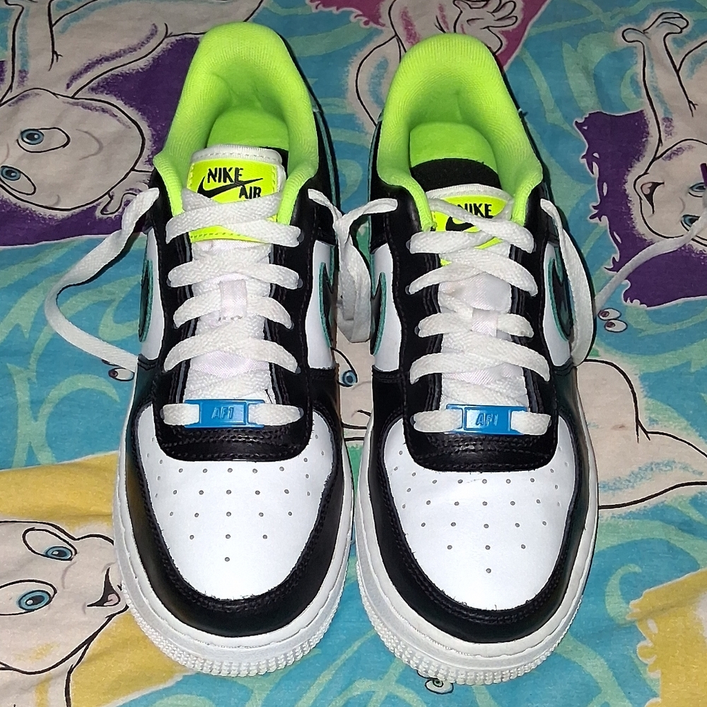 Nike Air Force 1 '07 LV8 Low GS Graffiti White Black Blue Green Shoes Sneakers - Picture 3 of 7